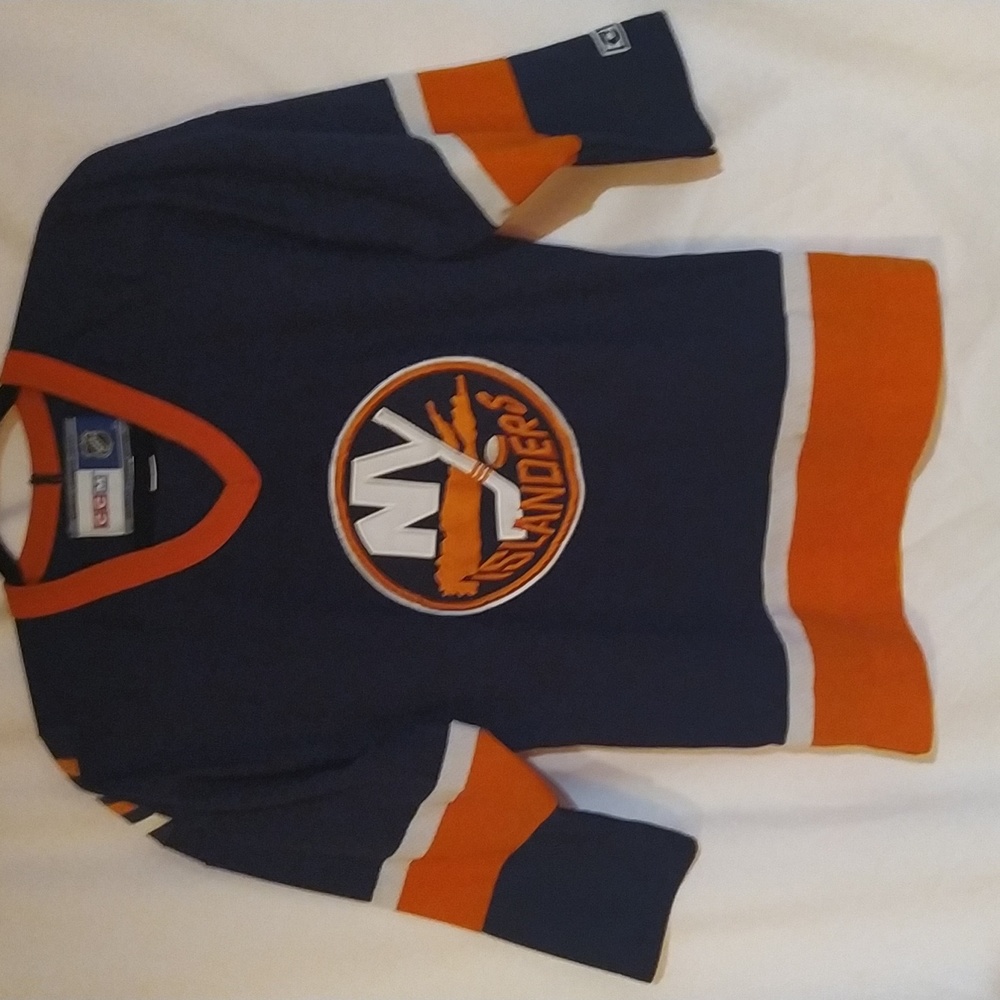 NY Islanders Jersey with raised Logo Youth Size L/XL Blue & Orange